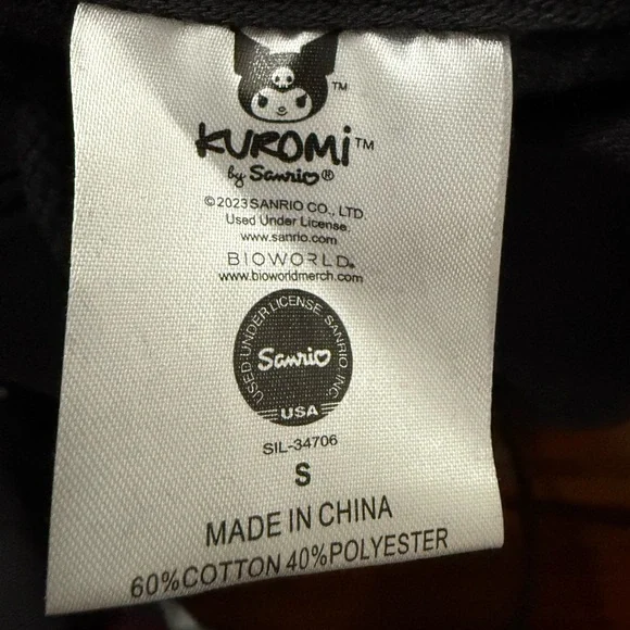 Kuromi Hoodie Plush Ear Sanrio Cosplay Kawaii Anime Black Hoodie Pullover S NWT - Picture 8 of 9